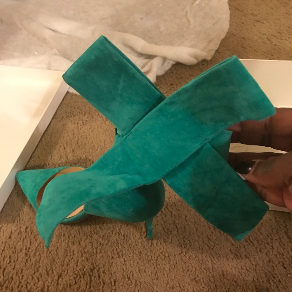 Heels - Picture 2 of 4